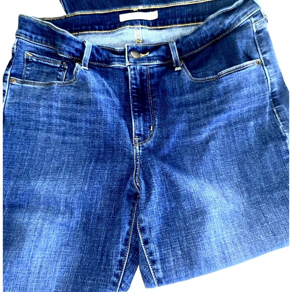 Levis Women's Classic Bootcut Blue Denim Jeans - Size 12M (31x32) - Picture 2 of 6